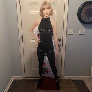 Taylor swift I heart music awards 2016 life size cardboard stand